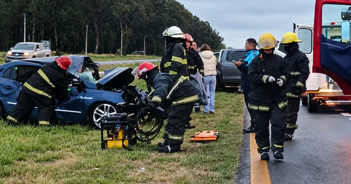 Tragedia en la Ruta 2: un joven de 29 años fallece tras choque entre tres vehículos
