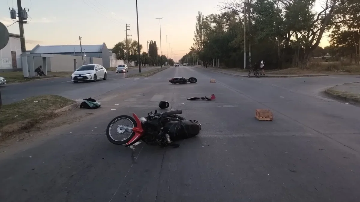 Tragedia en Melchor Romero: un motociclista pierde la vida tras violento choque
