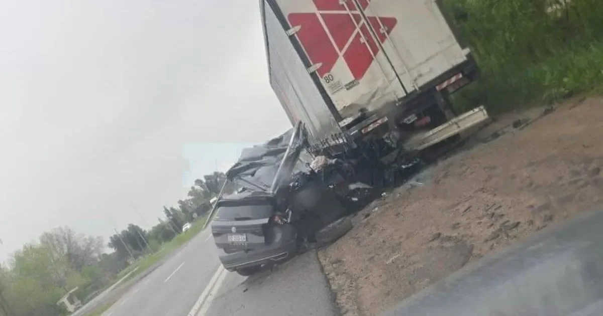 Tragedia en Ruta 2: un fallecido tras colisión con camión afecta el tránsito hacia Buenos Aires