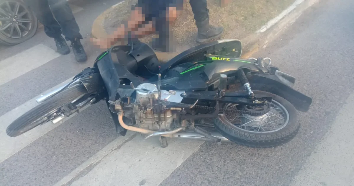 Tránsito en La Plata: un joven pierde la vida en violento choque entre motos