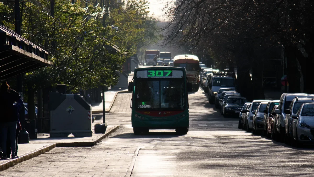 Transporte en riesgo: UTA busca evitar paro de micros que afectaría a miles en el AMBA