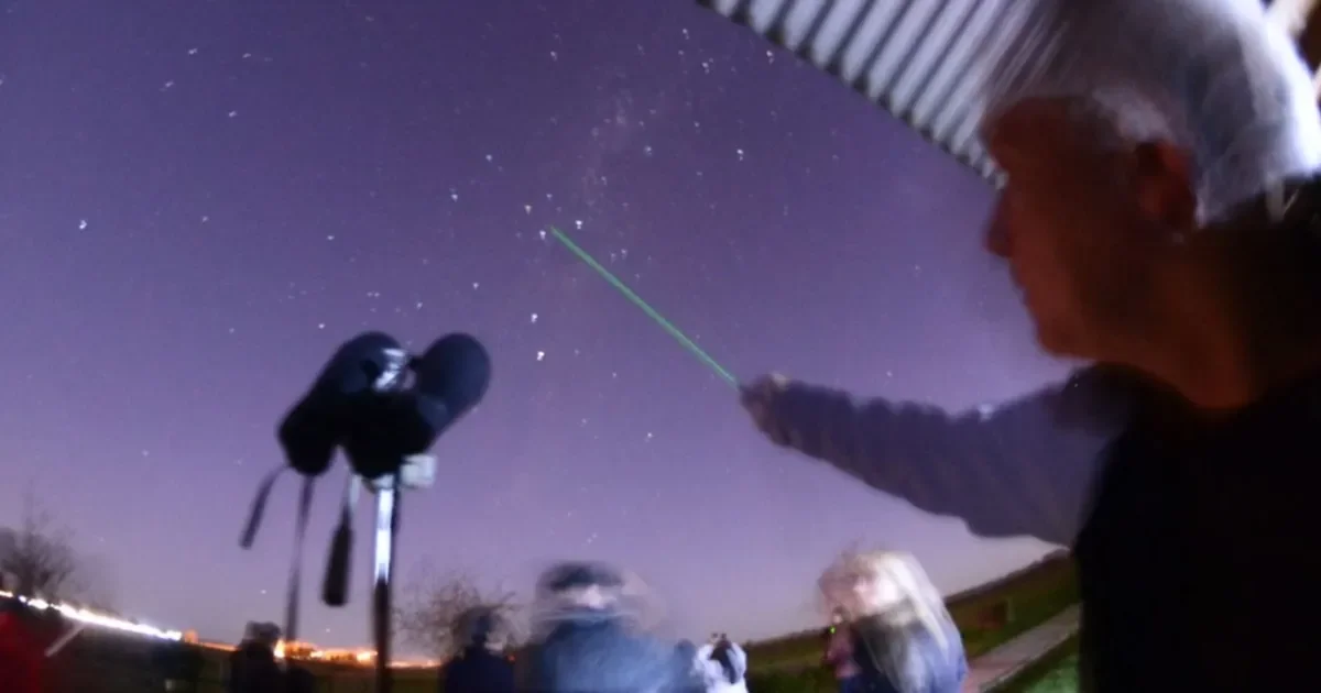Un objeto misterioso en el cielo de La Plata genera intriga entre los vecinos
