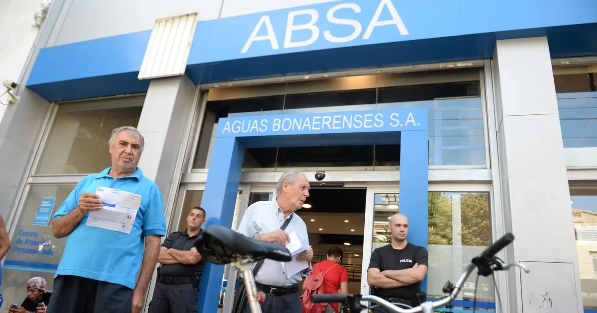 Vecinos de Ensenada preocupados por el posible aumento en las tarifas de agua de ABSA