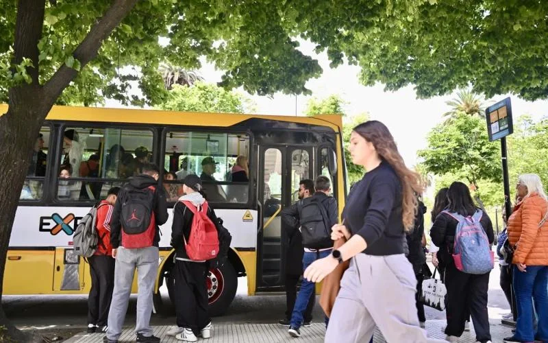 Vecinos de La Plata, Berisso y Ensenada enfrentan suba en pasajes de colectivos