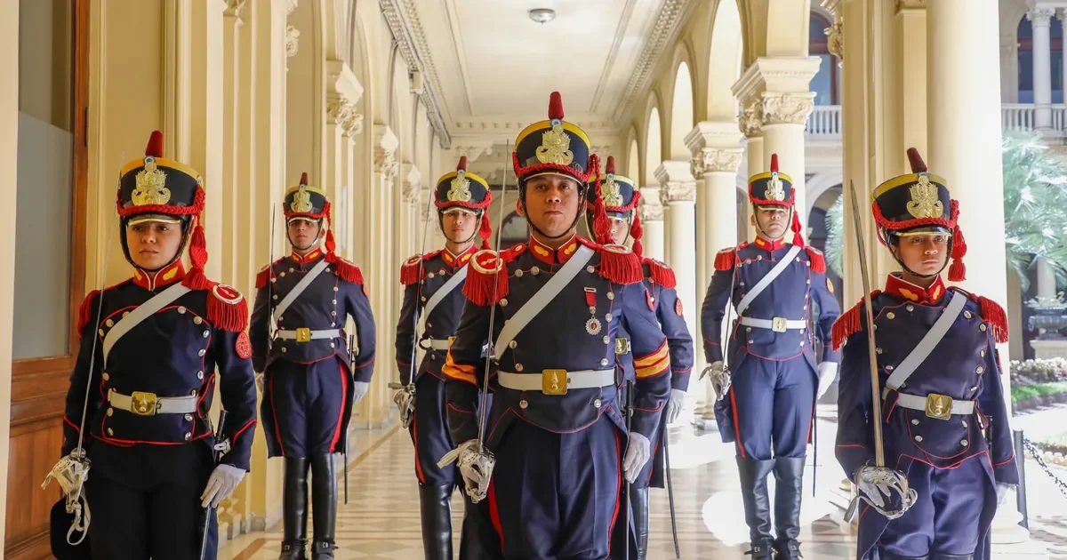 Vecinos de La Plata piden mayor seguridad con la creación de una Guardia de Honor en la Gobernación