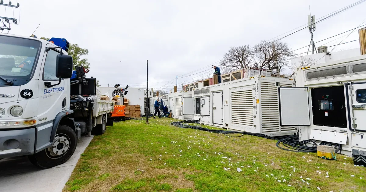 Vecinos de Tolosa recuperan la electricidad: Edelap restablece el servicio casi completo
