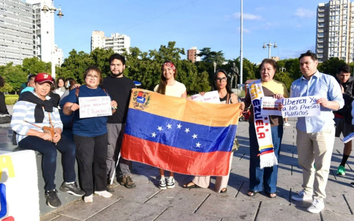 Venezolanos en La Plata exigen derechos: "No somos invasión, luchamos por nuestra vida